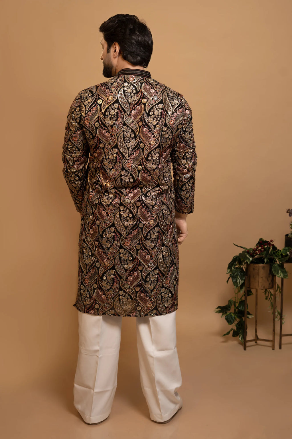 Maharana Black & Maroon Paisley Embroidered Kurta