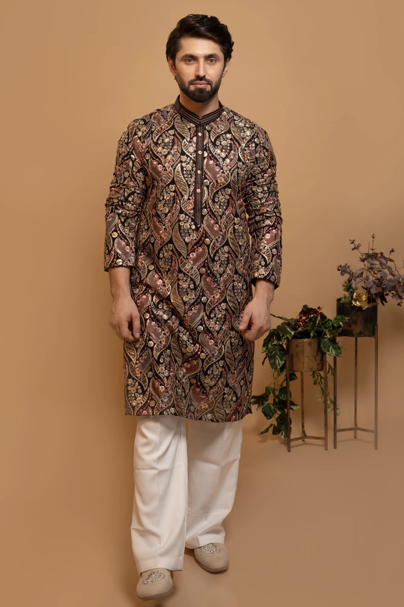 Maharana Black & Maroon Paisley Embroidered Kurta