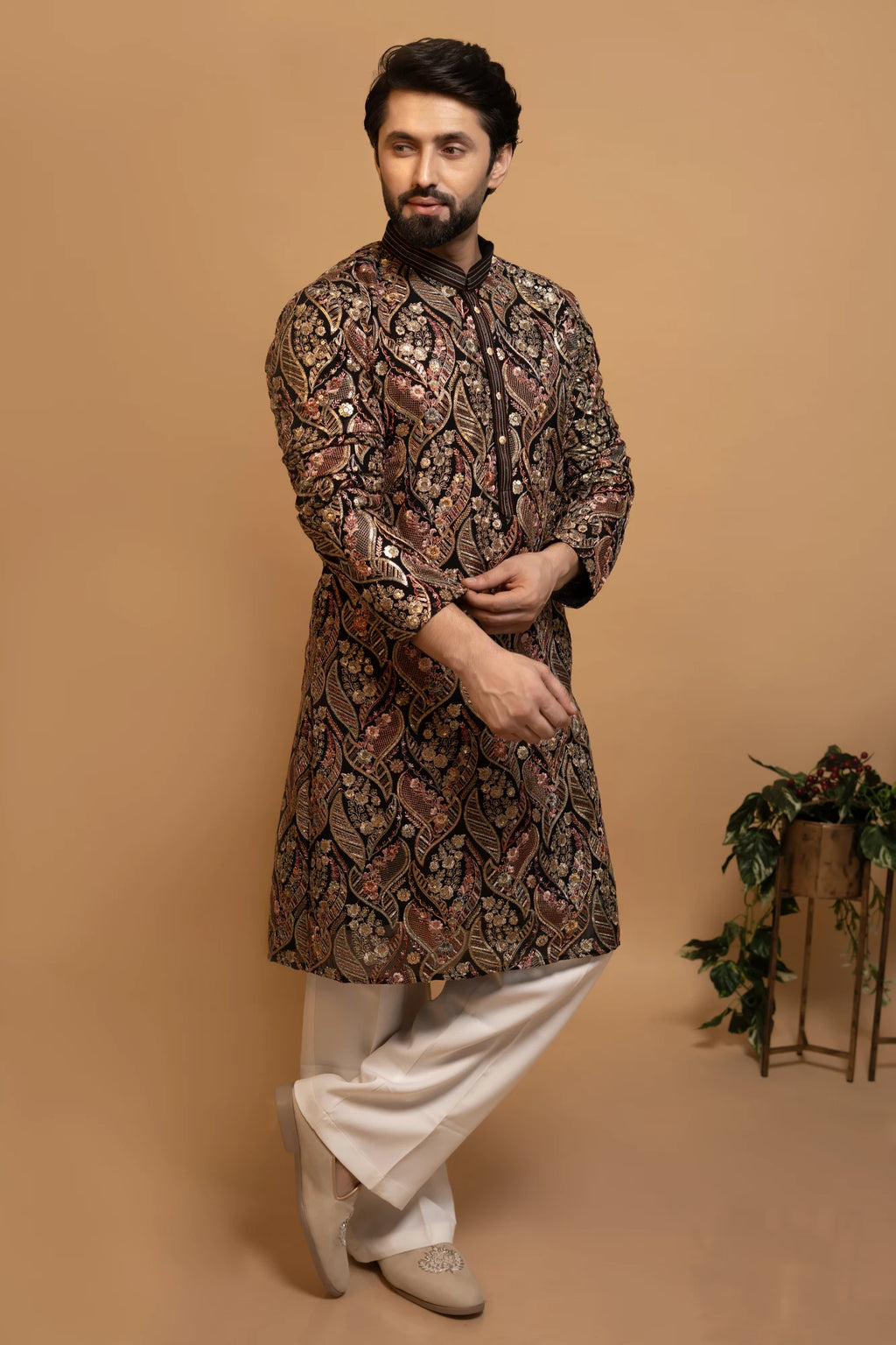 Maharana Black & Maroon Paisley Embroidered Kurta